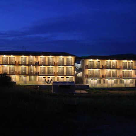 4-You Metamorfosi  Bagian luar foto